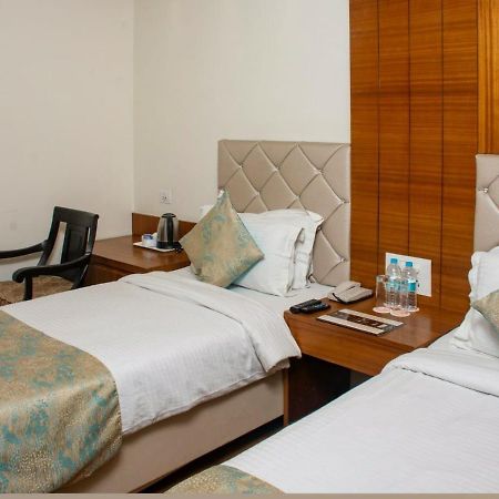 Hotel Meadows Varanasi Eksteriør bilde