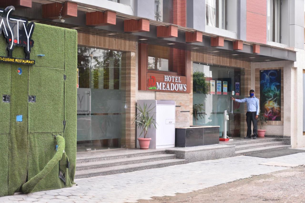 Hotel Meadows Varanasi Eksteriør bilde