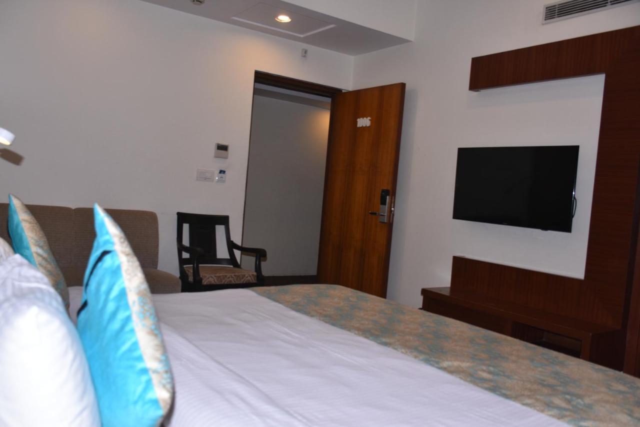 Hotel Meadows Varanasi Eksteriør bilde