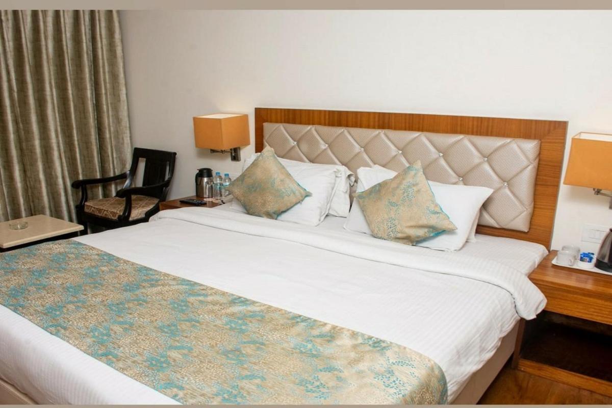 Hotel Meadows Varanasi Eksteriør bilde