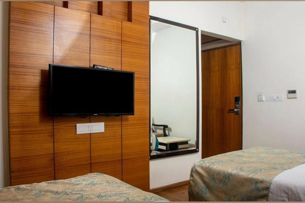 Hotel Meadows Varanasi Eksteriør bilde