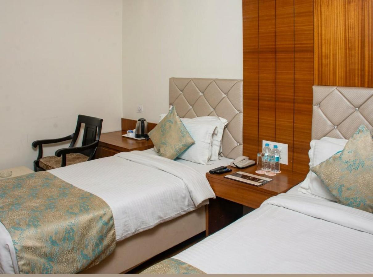 Hotel Meadows Varanasi Eksteriør bilde