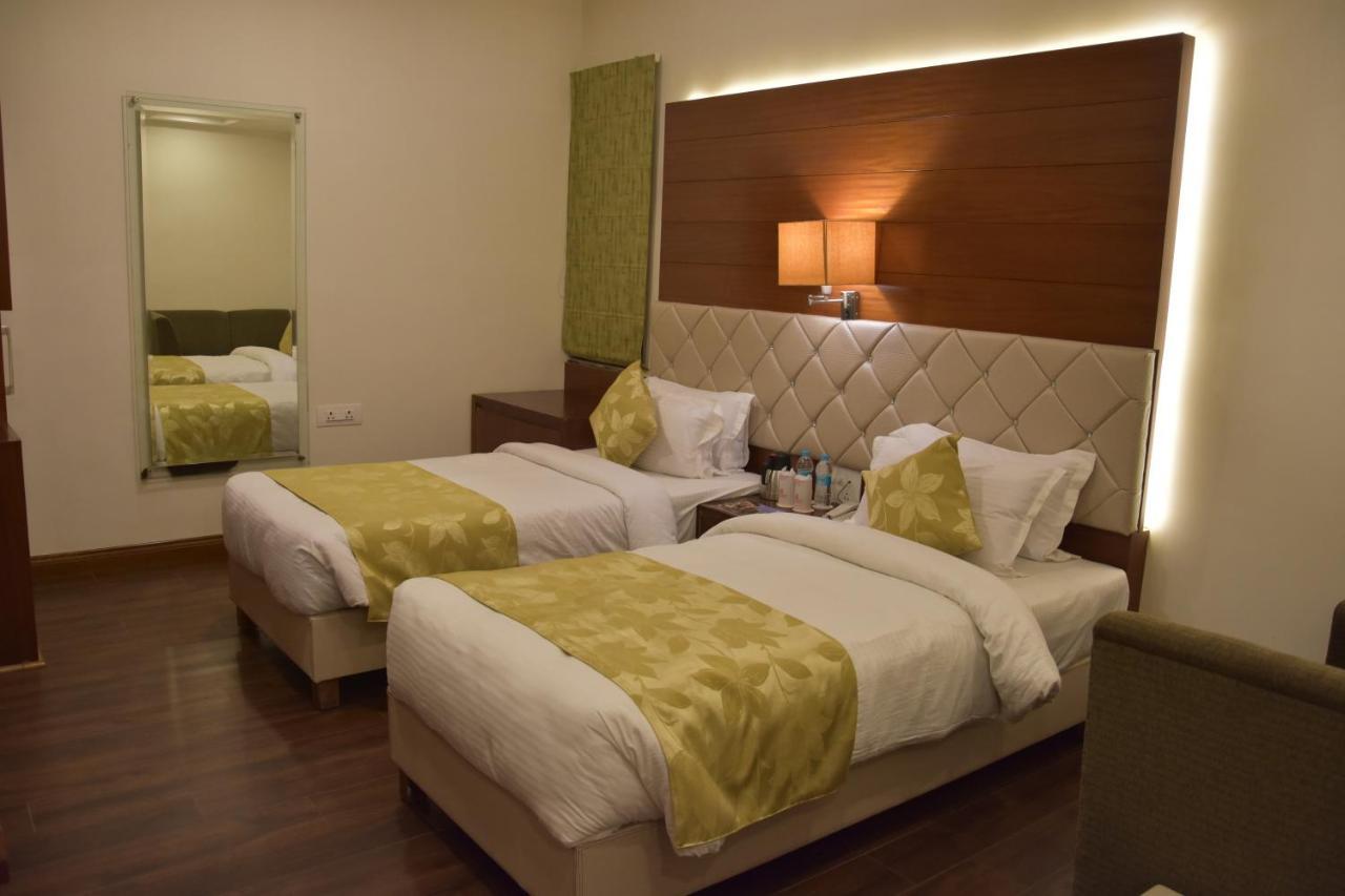 Hotel Meadows Varanasi Eksteriør bilde